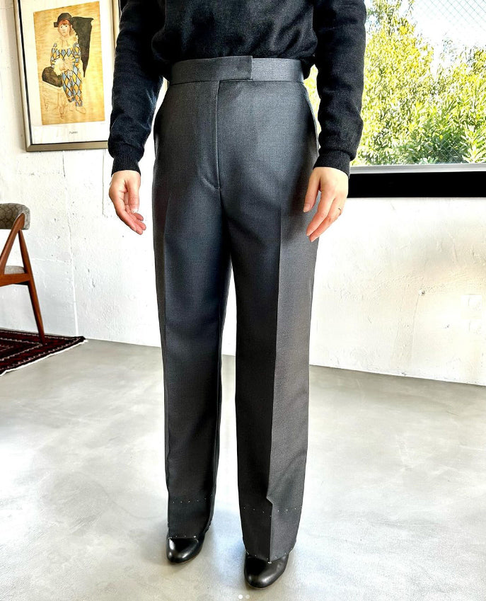 WOMEN’S SUIT